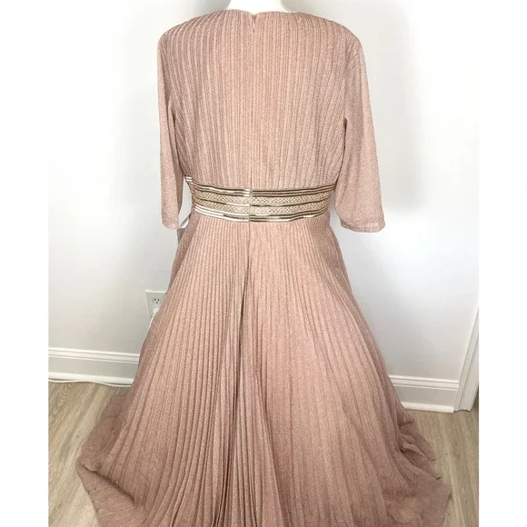Mac Duggal Shimmering Pleated A Line 3/4 Sleeve Gown In Rose Gold 30700 18  New